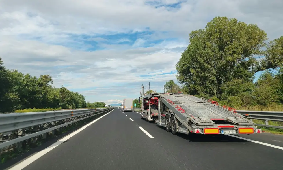 Udhëzime për vozitje në Austri: vinjeta dhe rregullat e trafikut